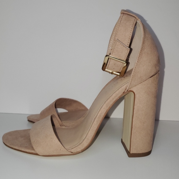 DYNAMITE Ankle Strap Heels - Picture 4 of 5